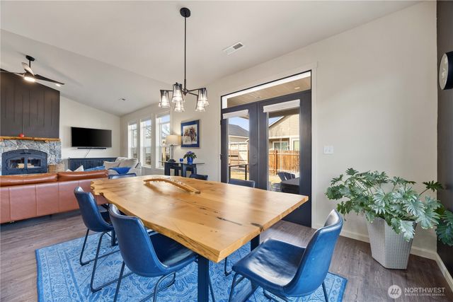 457 Whisper Place, Chelan, WA 98816