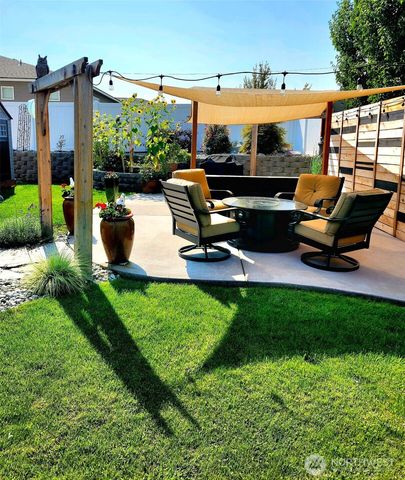 457 Whisper Place, Chelan, WA 98816