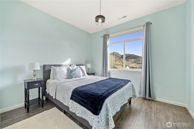 457 Whisper Place, Chelan, WA 98816