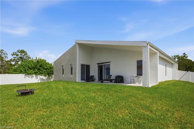 840 Carpenter ST E, Lehigh Acres, FL 33974