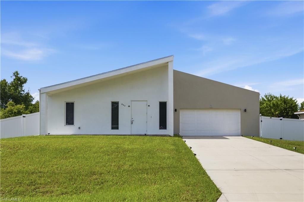840 Carpenter ST E, Lehigh Acres, FL 33974