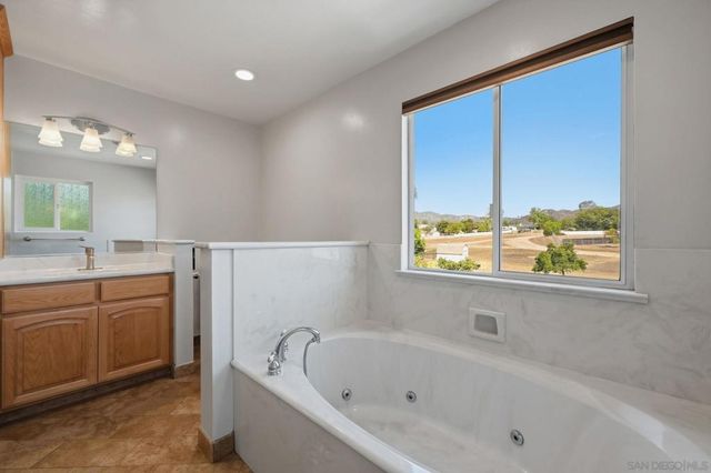 23638 Barrego Way, Ramona, CA 92065