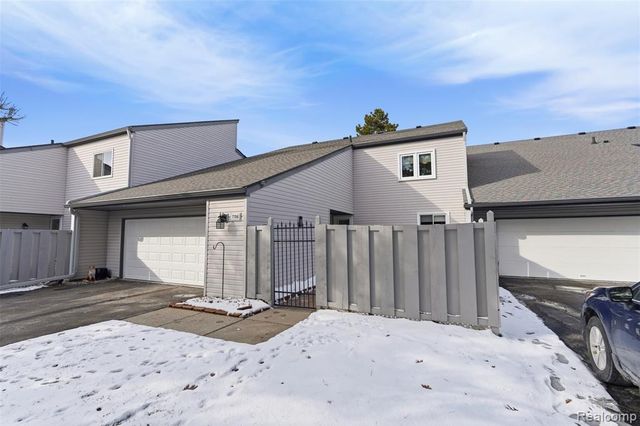 7706 Gunnison Court, Brighton, MI 48114