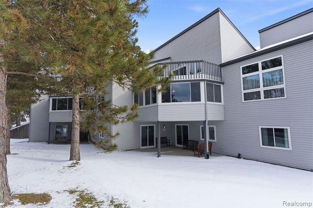 7706 Gunnison Court, Brighton, MI 48114