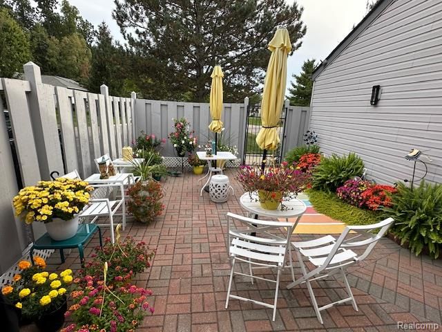 7706 Gunnison Court, Brighton, MI 48114