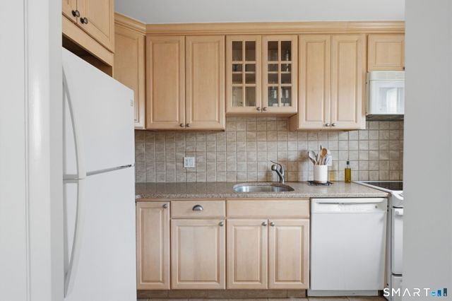 2437 Bedford Street C17, Stamford, CT 06905