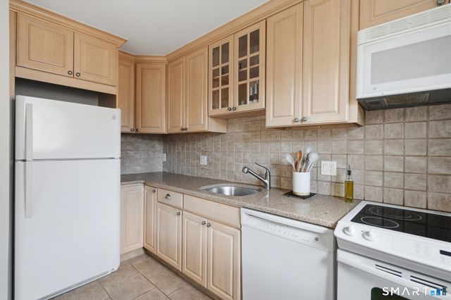 2437 Bedford Street C17, Stamford, CT 06905