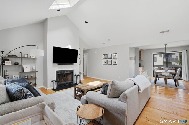 2437 Bedford Street C17, Stamford, CT 06905
