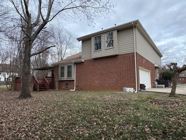 903 Jennifer Ct, Murfreesboro, TN 37129