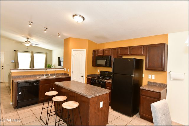 10661 CANYON SAGE Drive, El Paso, TX 79924