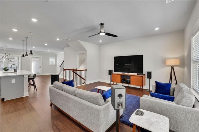 809 Mackay Creek, Woodstock, GA 30188