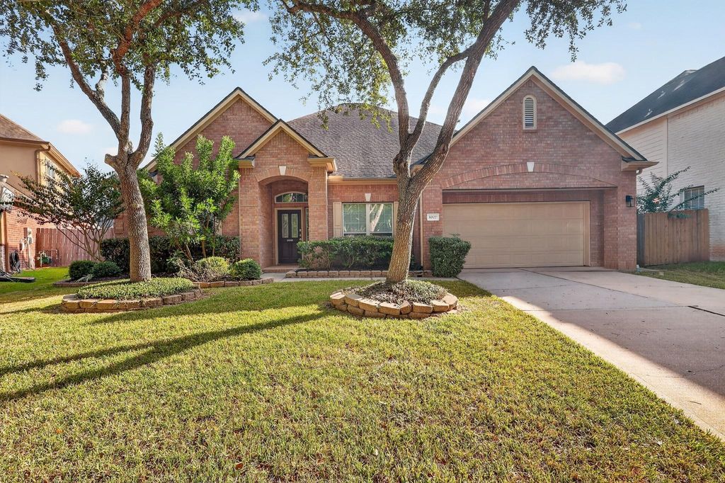 8807 Wenona Walk, Missouri City, TX 77459