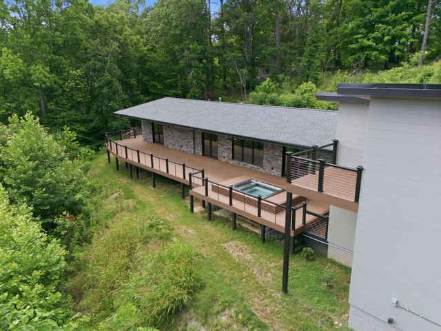 8519 McCrory Ln, Nashville, TN 37221