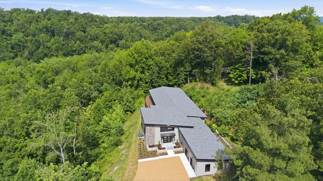 8519 McCrory Ln, Nashville, TN 37221