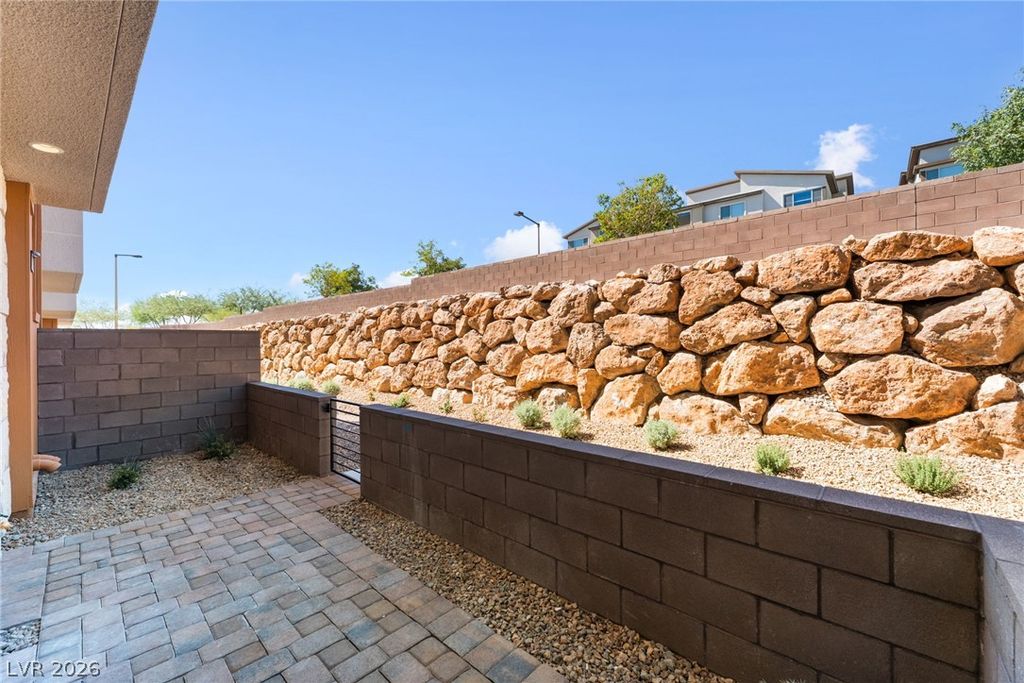 643 Talon Ridge Street, Las Vegas, NV 89138 — photo 4