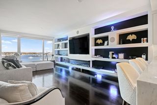 150 Seaport Blvd 17C, Boston, MA 02210