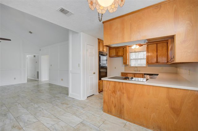 231 Any Way Street, Lake Jackson, TX 77566