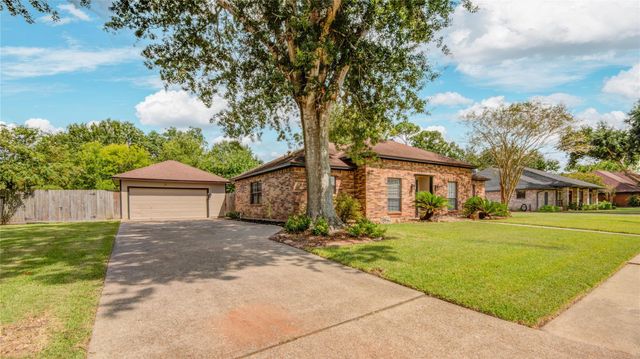 231 Any Way Street, Lake Jackson, TX 77566