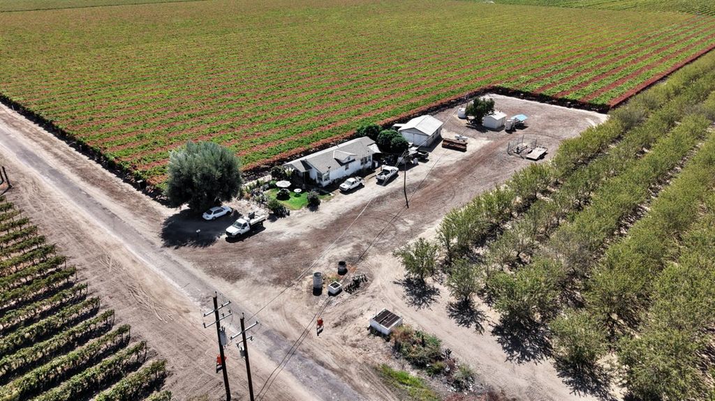 Image 4 of property listing at 7688 Road 23 1/2, Madera, CA 93637