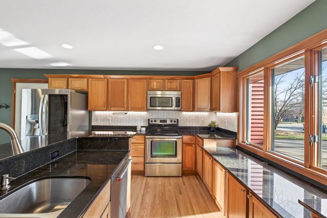 900 Sunset Drive S, Minnetonka, MN 55305