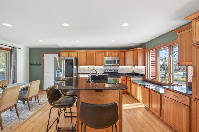 900 Sunset Drive S, Minnetonka, MN 55305