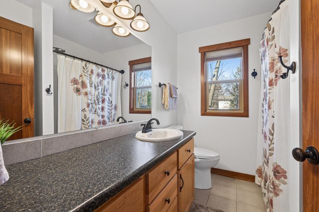 900 Sunset Drive S, Minnetonka, MN 55305