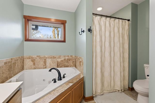 900 Sunset Drive S, Minnetonka, MN 55305