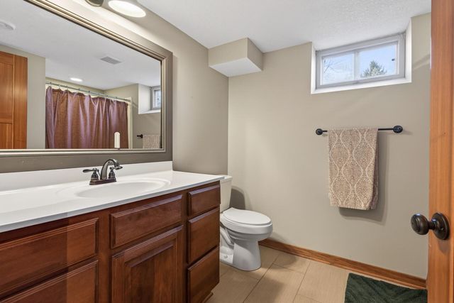 900 Sunset Drive S, Minnetonka, MN 55305