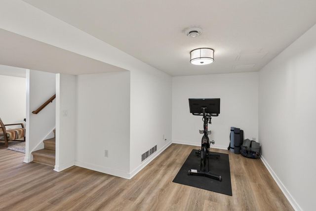 900 Sunset Drive S, Minnetonka, MN 55305