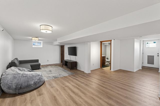 900 Sunset Drive S, Minnetonka, MN 55305