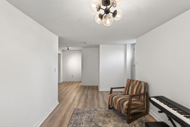 900 Sunset Drive S, Minnetonka, MN 55305