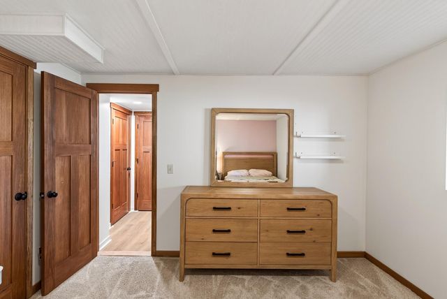 900 Sunset Drive S, Minnetonka, MN 55305