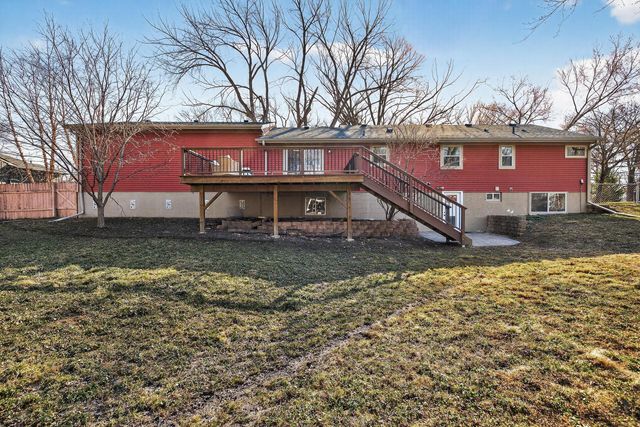 900 Sunset Drive S, Minnetonka, MN 55305