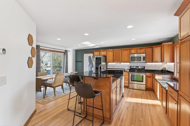 900 Sunset Drive S, Minnetonka, MN 55305