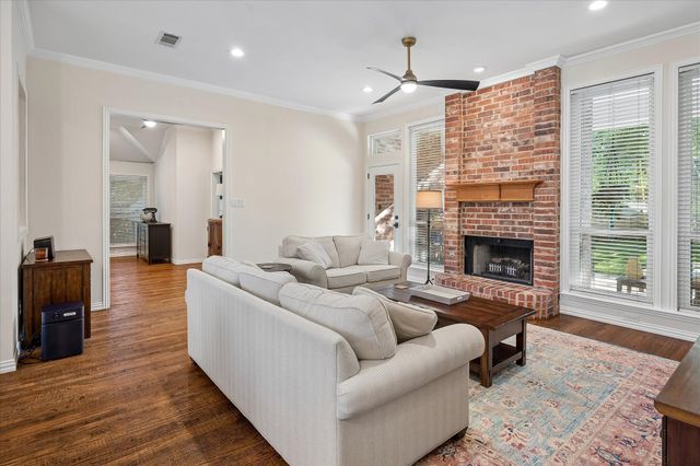 2701 Hidden Lake Drive, Grapevine, TX 76051