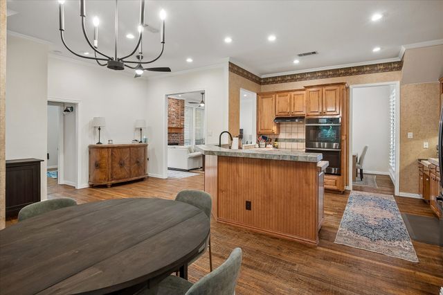 2701 Hidden Lake Drive, Grapevine, TX 76051
