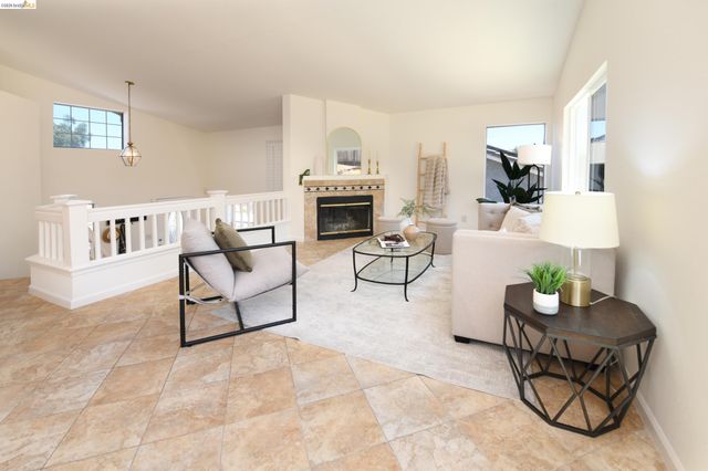 512 Burdick Dr, Bay Point, CA 94565