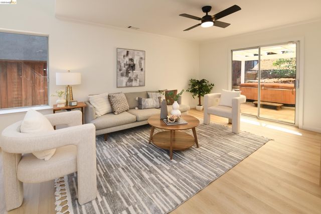 512 Burdick Dr, Bay Point, CA 94565