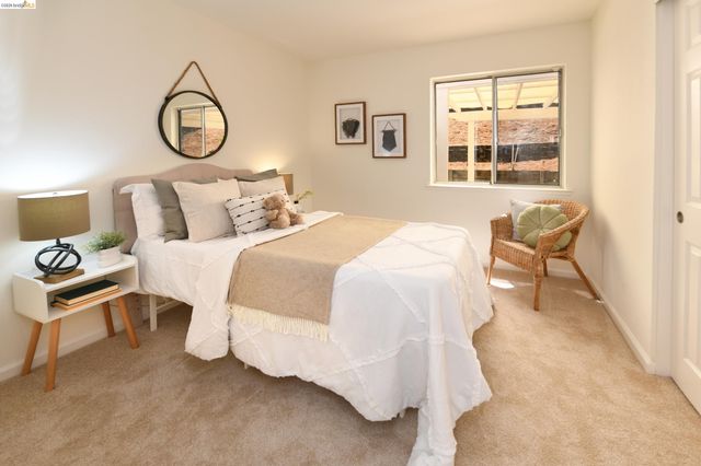 512 Burdick Dr, Bay Point, CA 94565