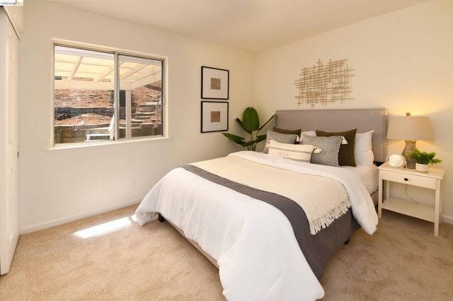 512 Burdick Dr, Bay Point, CA 94565