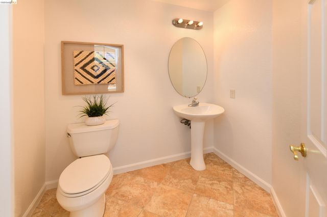 512 Burdick Dr, Bay Point, CA 94565