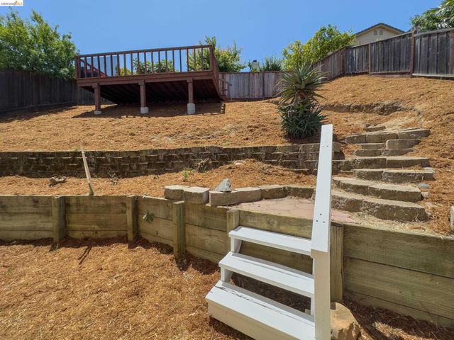 512 Burdick Dr, Bay Point, CA 94565