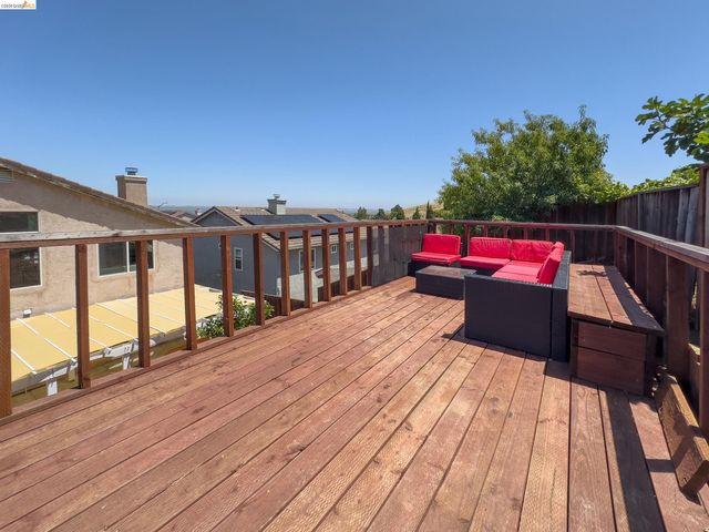 512 Burdick Dr, Bay Point, CA 94565
