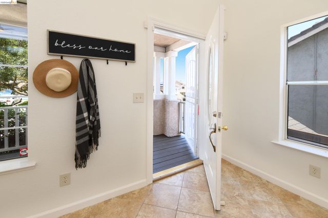 512 Burdick Dr, Bay Point, CA 94565