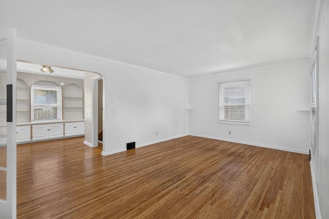 1701 4th Street E, Saint Paul, MN 55106