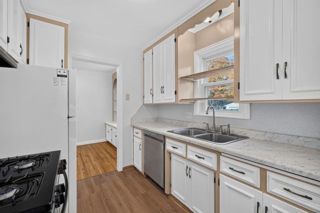 1701 4th Street E, Saint Paul, MN 55106