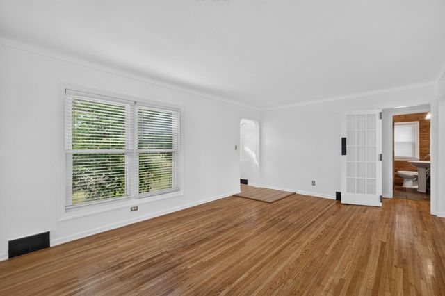 1701 4th Street E, Saint Paul, MN 55106