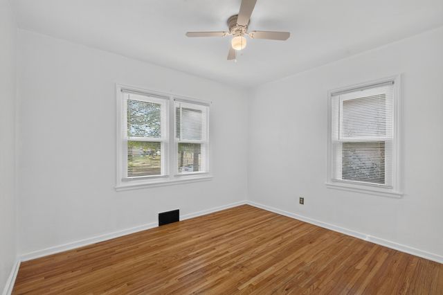 1701 4th Street E, Saint Paul, MN 55106