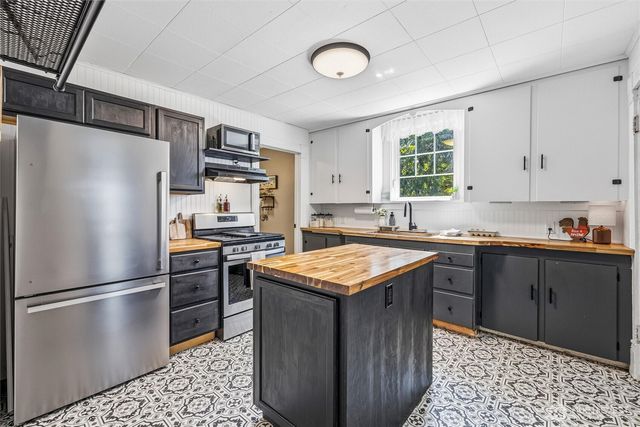 112 E Division Street, Mount Vernon, WA 98274