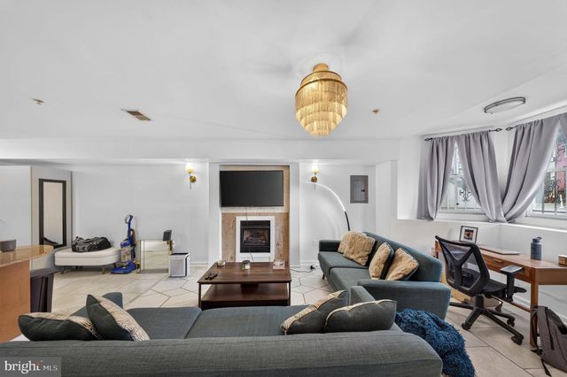1902 9TH ST NW, Washington, DC 20001